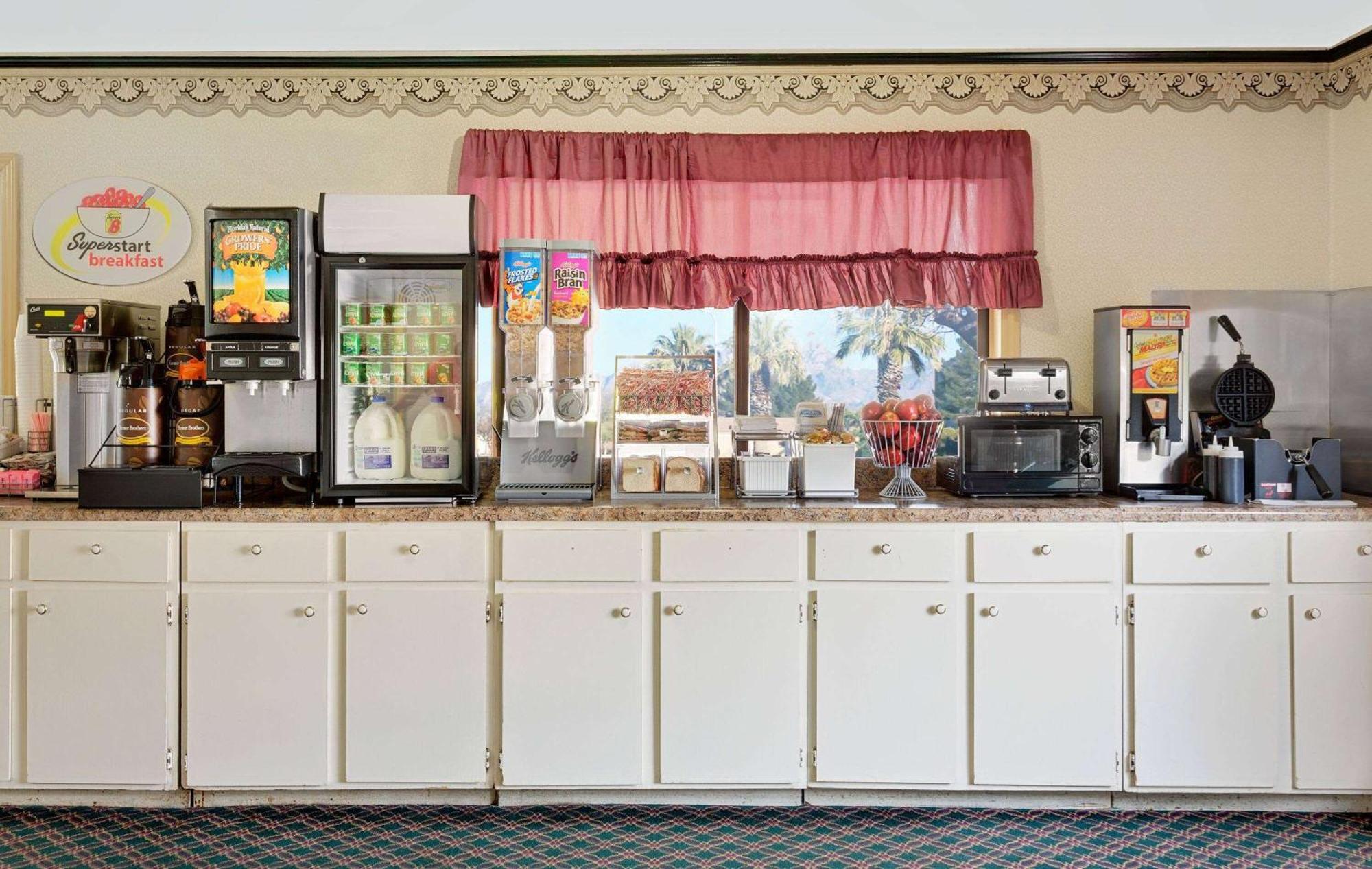 Super 8 By Wyndham Hillsville Bagian luar foto