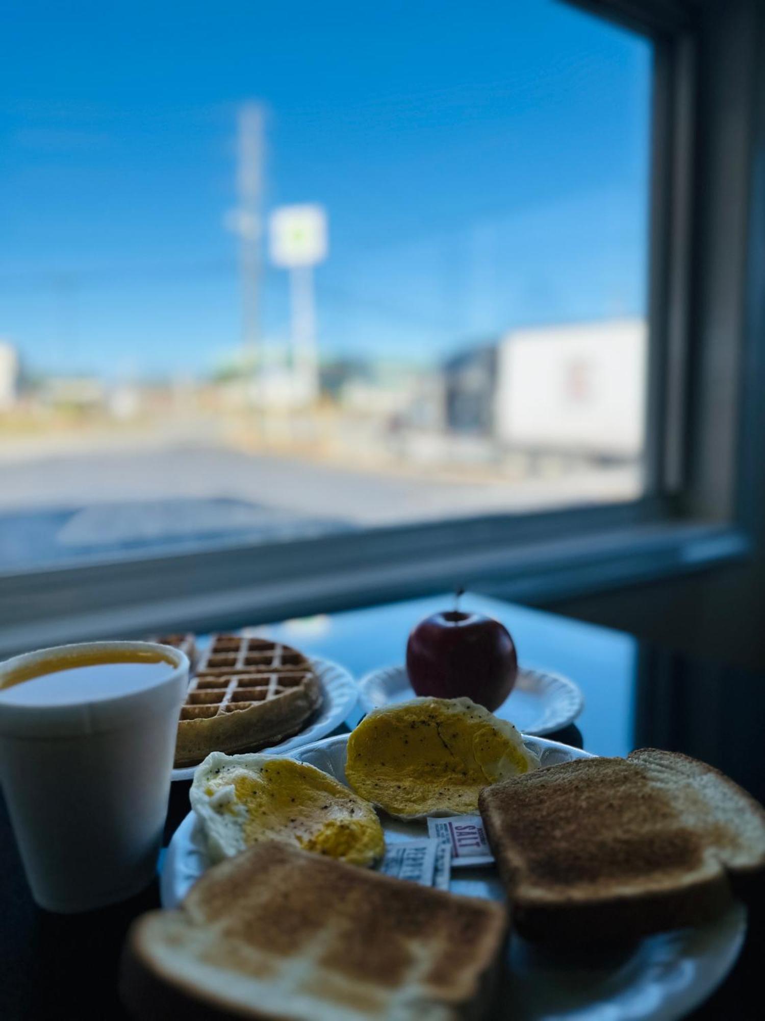 Super 8 By Wyndham Hillsville Bagian luar foto
