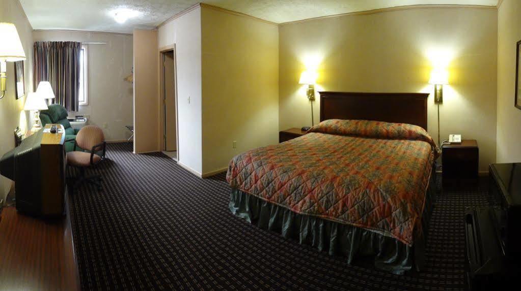 Super 8 By Wyndham Hillsville Bagian luar foto